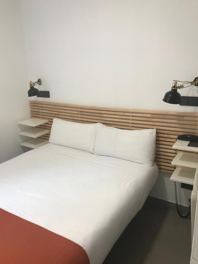 Hostal La Terrassa Barcelona Exterior photo