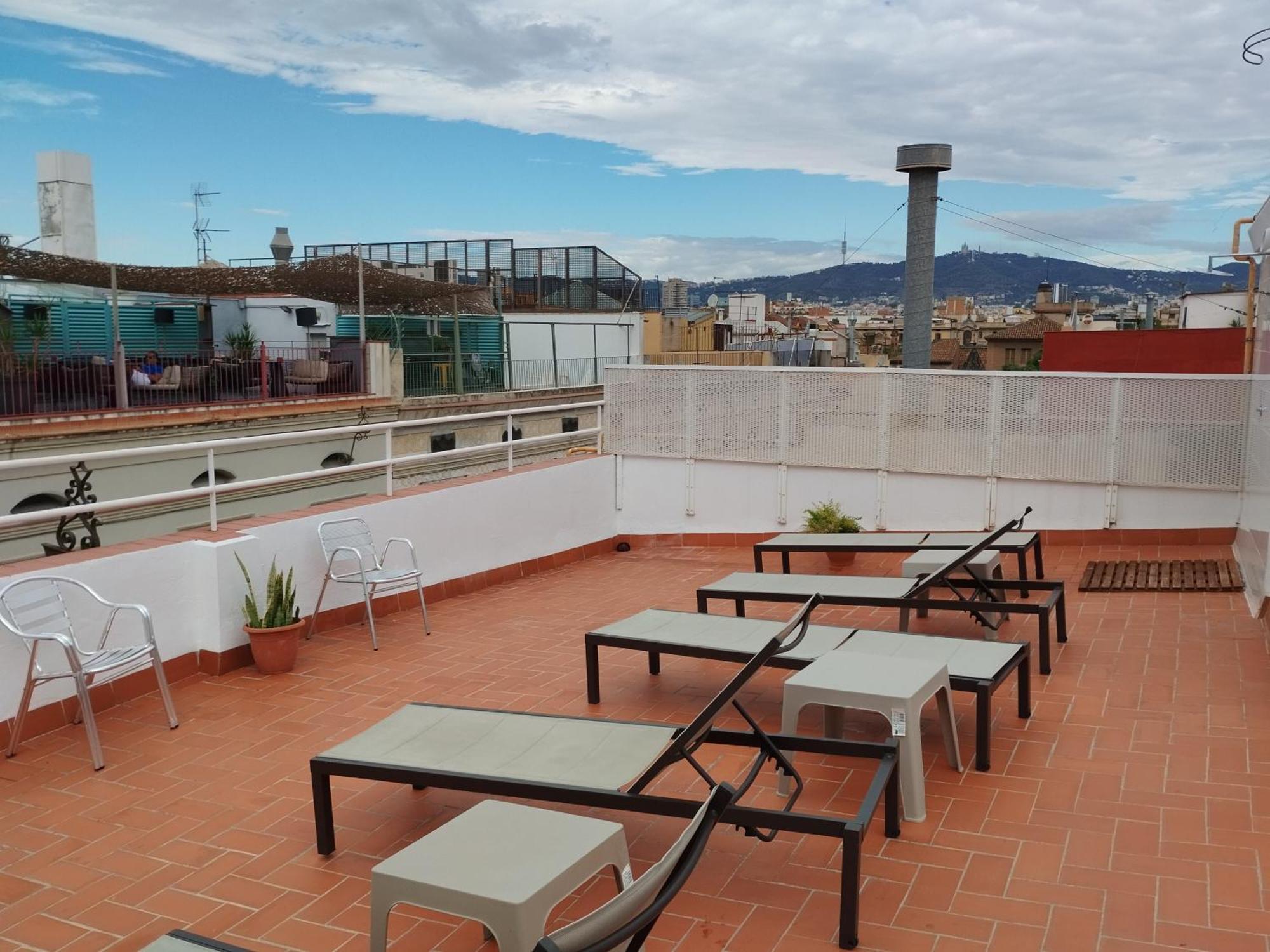 Hostal La Terrassa Barcelona Exterior photo