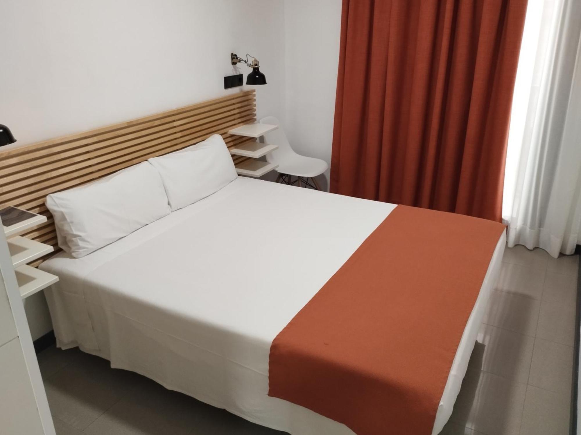 Hostal La Terrassa Barcelona Room photo