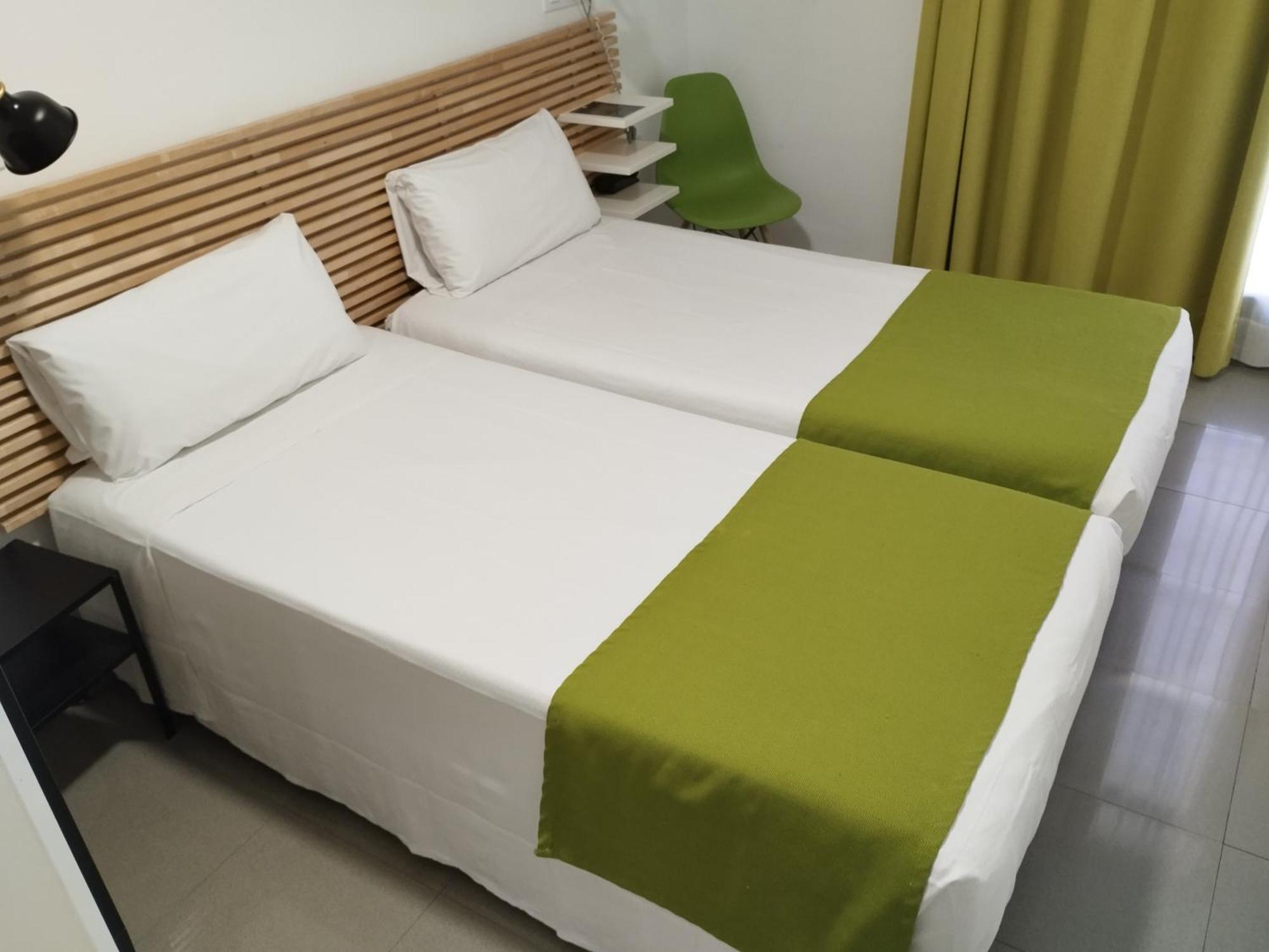 Hostal La Terrassa Barcelona Room photo