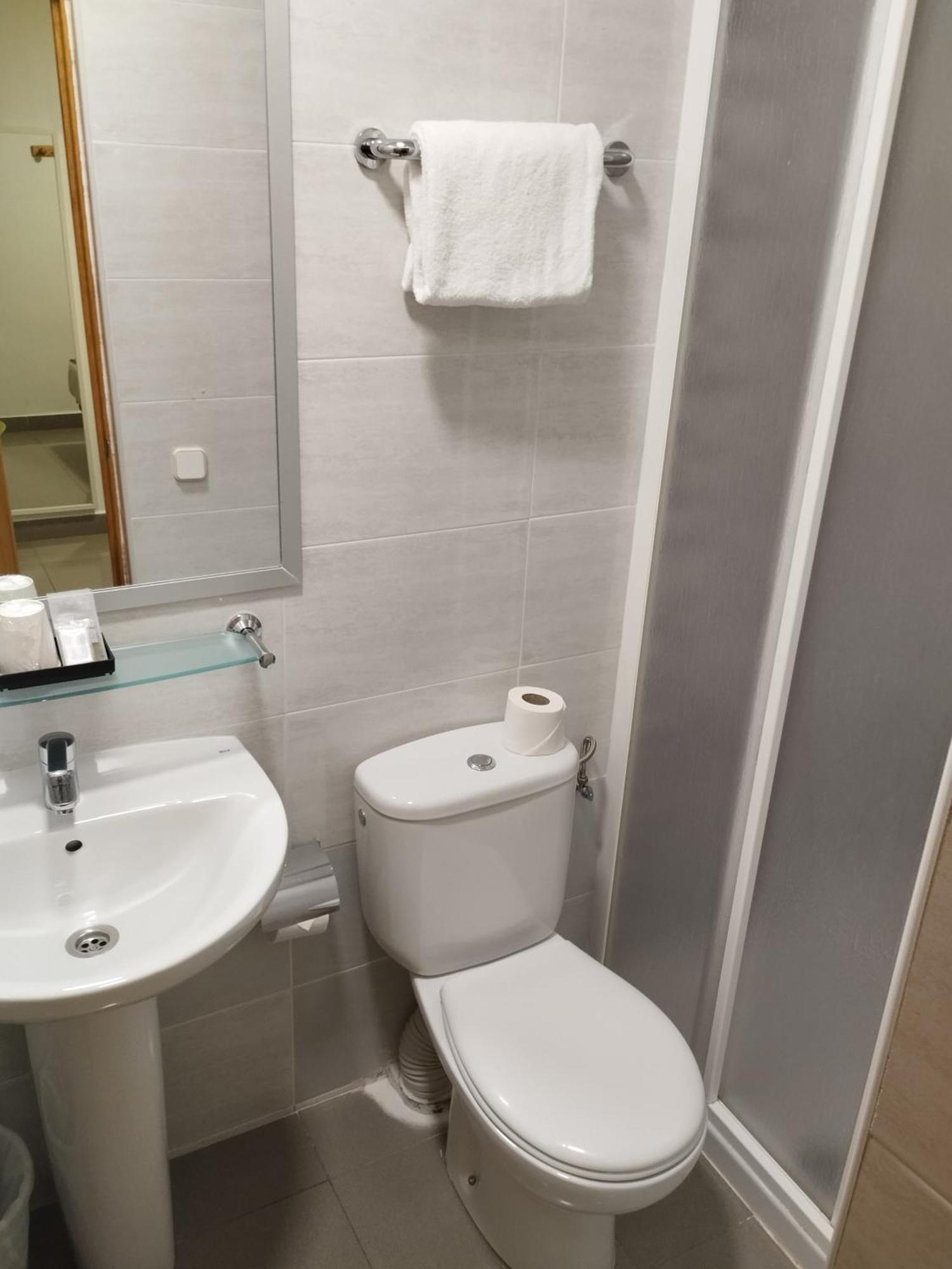 Hostal La Terrassa Barcelona Room photo