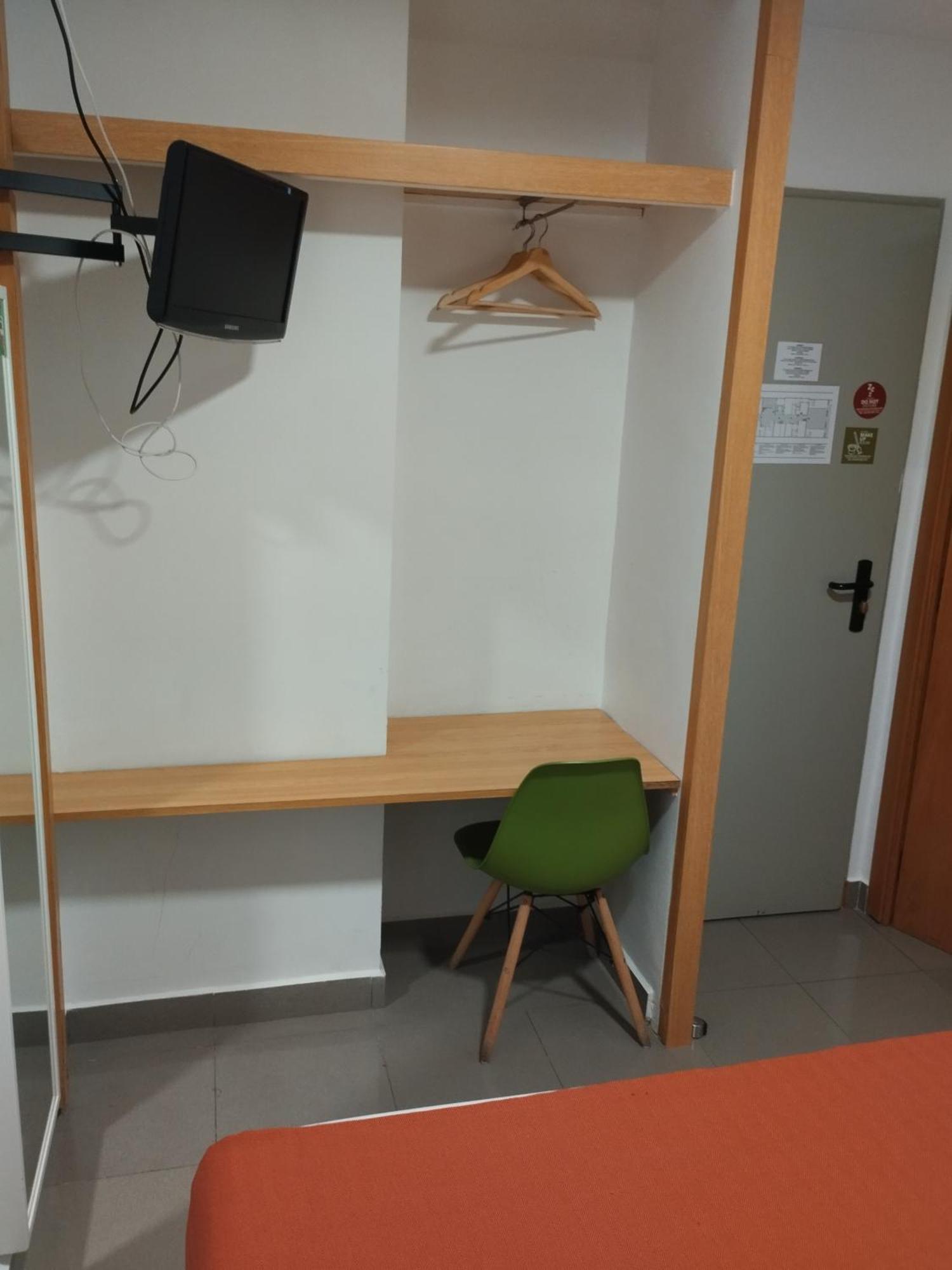 Hostal La Terrassa Barcelona Room photo