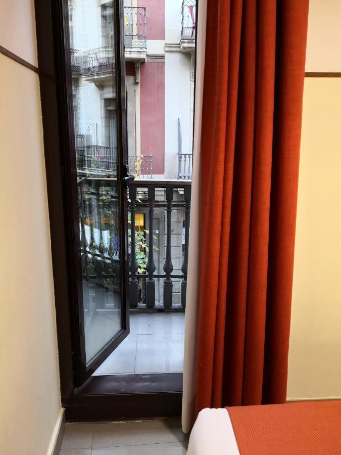 Hostal La Terrassa Barcelona Exterior photo